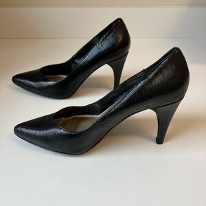 Moda Spana Textured Pump, Excellent Condition. Size 8.5